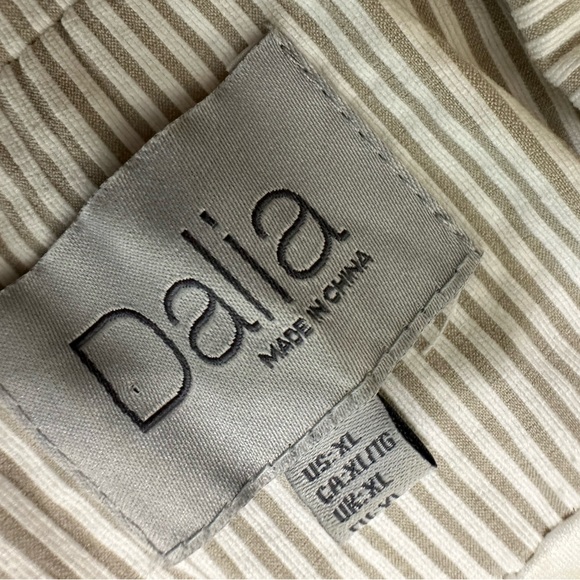 Dalia Pinstripe Seersucker Taupe Cream Stripe Single Breasted Blazer Women’s XL - Picture 6 of 8